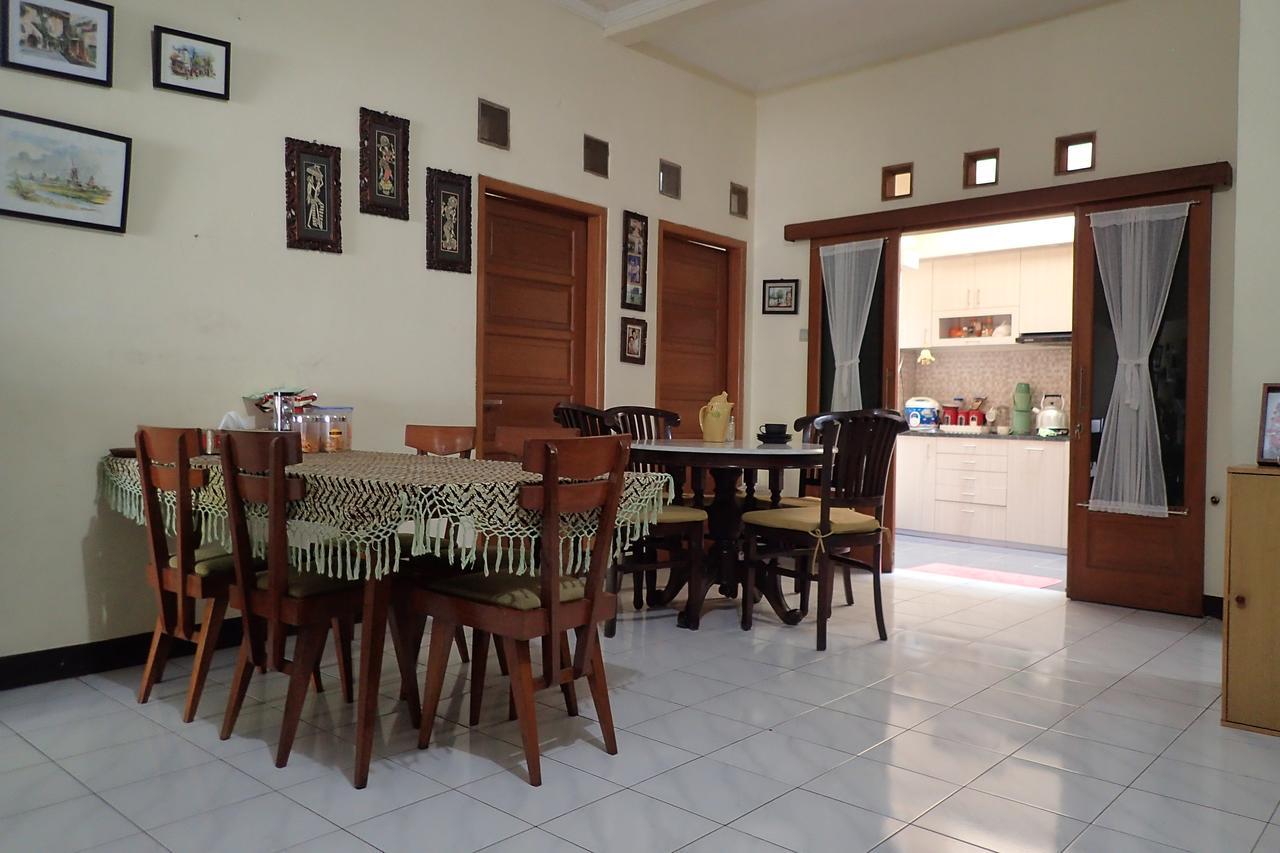 Hotel Zenrra House Bandung Zewnętrze zdjęcie