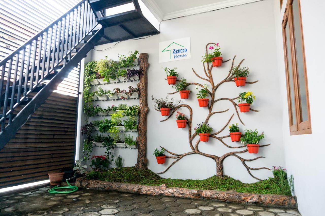 Hotel Zenrra House Bandung Zewnętrze zdjęcie